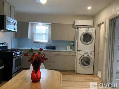 Main picture of 125 Adams St
