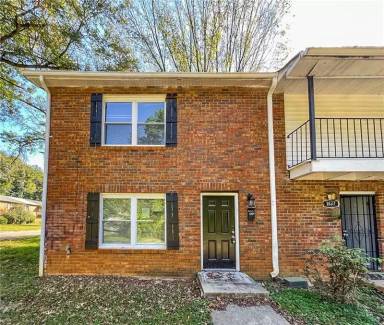 Main picture of 1829 Whitehall Forest Ct SE