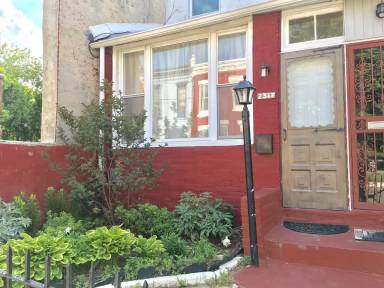 Main picture of 2317 N Smedley St