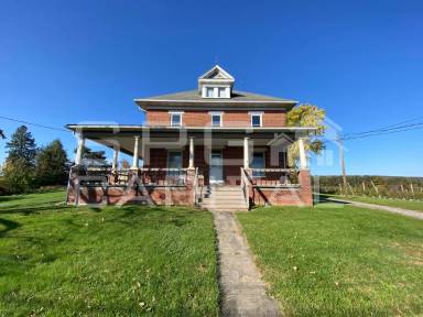 Main picture of 560 Carlisle Rd