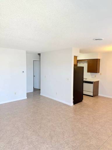Main picture of 1218 W Bishop Dr