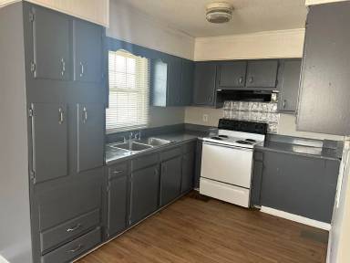 Main picture of 3710 Belhaven Dr