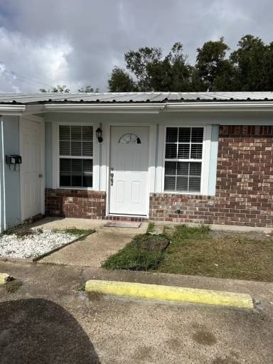 Main picture of 810-811 McCune Ct