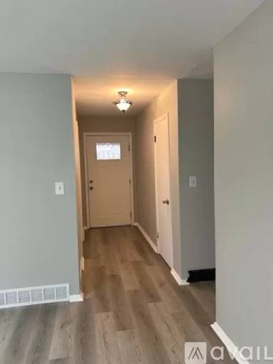 Main picture of 4749 E Frank Phillips Blvd