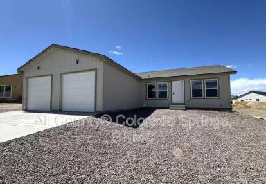 Main picture of 690 E Hahns Peak Ave