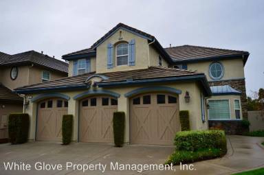 Main picture of 537 Dickinson Cir