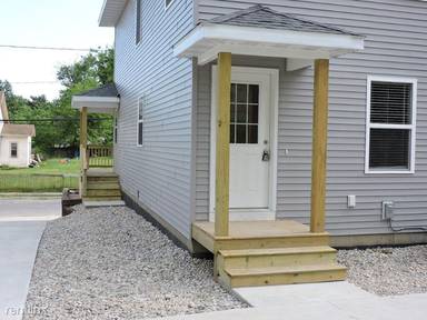 Main picture of 837 Logan St SE
