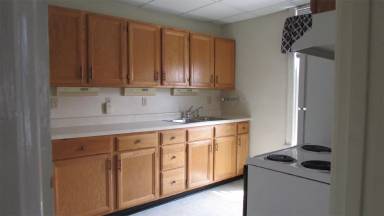Main picture of 17 E Burd St
