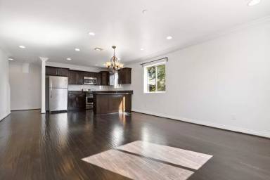 Main picture of 1534 N Soto St
