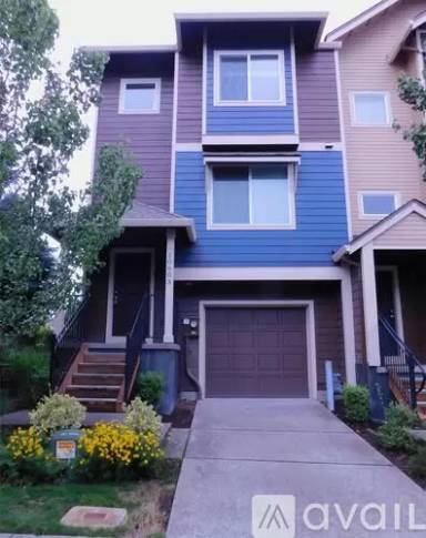 Main picture of 10610 NE Covent Garden Pl