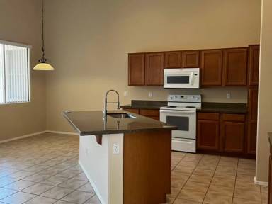 Main picture of 4405 E Cherry Hills Dr