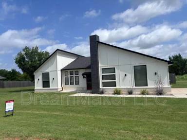 Main picture of 993 Flowers Dr