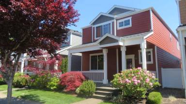 Main picture of 4436 Edgewater Blvd NE