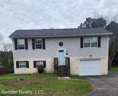 Main picture of 682 Crab Apple Ln SE