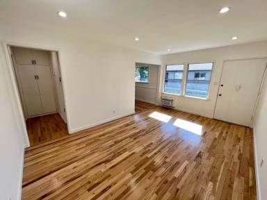 Main picture of 6100 Woodman Ave