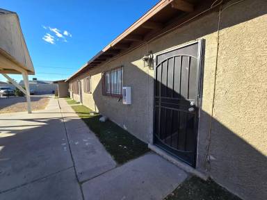 Main picture of 2539 Carroll St