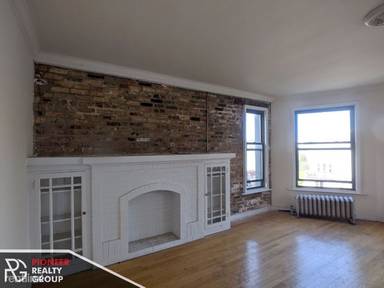 Main picture of 2453 N Spaulding Ave