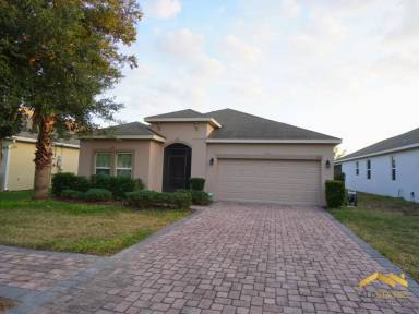 Main picture of 215 Lakeshore Dr