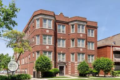 Main picture of 120 S Austin Blvd