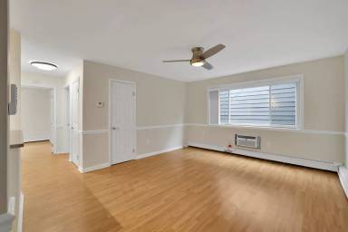 Main picture of 512 12th St NE