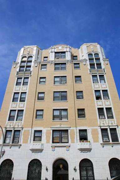 Main picture of 922-926 W Eastwood Ave Apartments