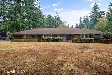 Main picture of 11811 SE Powell Blvd
