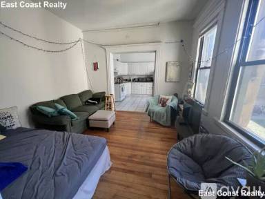 Main picture of 72 Gardner St