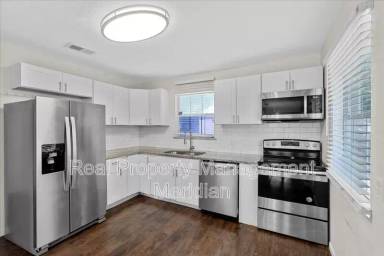 Main picture of 2928 Mitchell Blvd