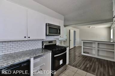 Main picture of 5282 S 7th St