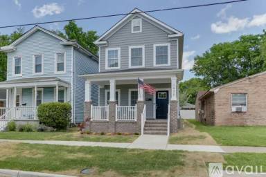 Main picture of 1436 W 39th St