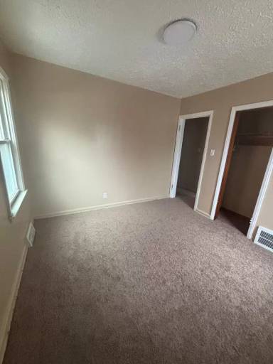 Main picture of 8904 Sussex St