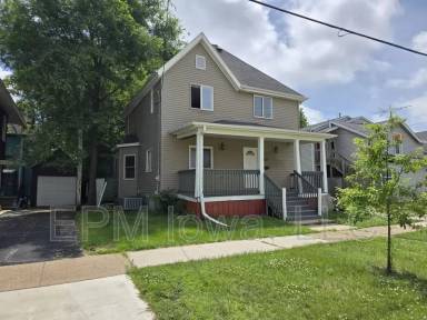 Main picture of 518 E 2nd St