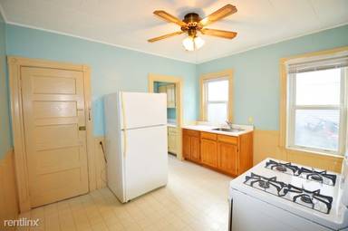 Main picture of 121 Lowell St