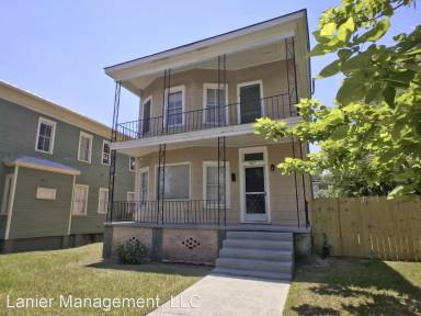 Main picture of 423 E 35th St