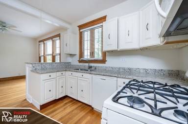 Main picture of 5121 N Western Ave