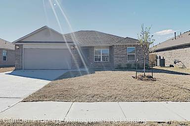 Main picture of 309 Karlee Ln