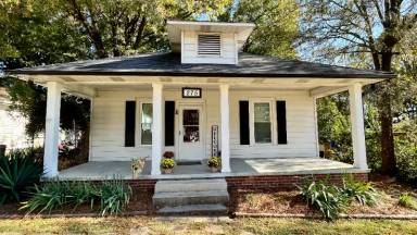Main picture of 275 Odell Dr NW
