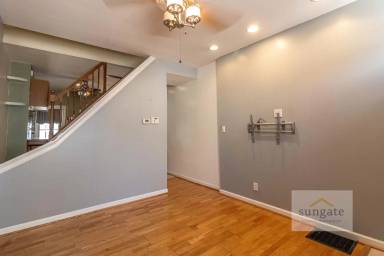 Main picture of 3313 Mueller St