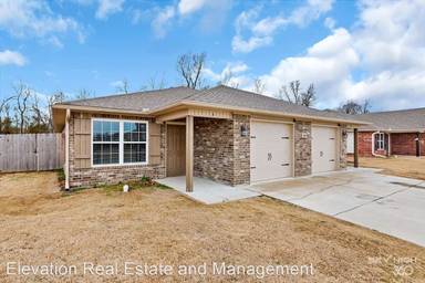 Main picture of 4007 E Thomas St