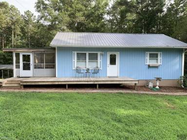Main picture of 157 Forest Ct
