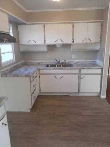 Main picture of 812 N Dwight St
