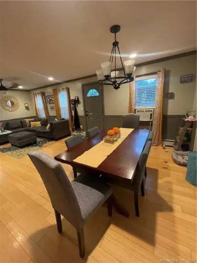 Main picture of 23 Saint James Row