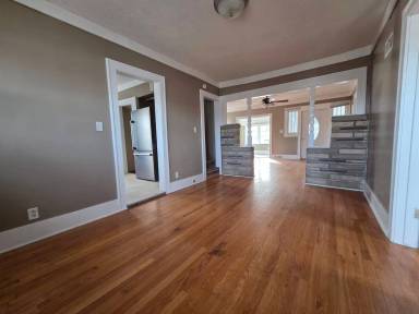 Main picture of 4204 Pacific St