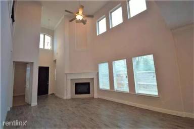 Main picture of 1078 James Ct