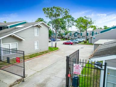 Main picture of Townhomes on Peacock Hill
