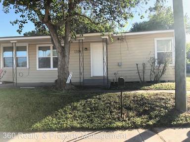 Main picture of 1307 W 10th St