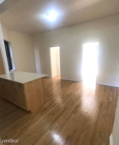 Main picture of 212 Grand St