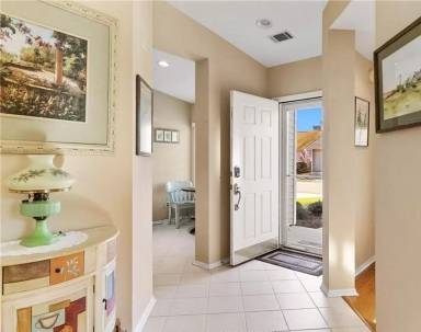 Main picture of 60 Purry Cir
