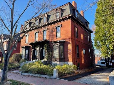Main picture of 21 Deering St