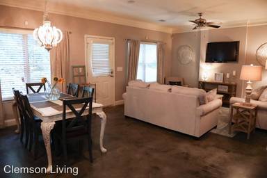 Main picture of 708 Old Central Rd